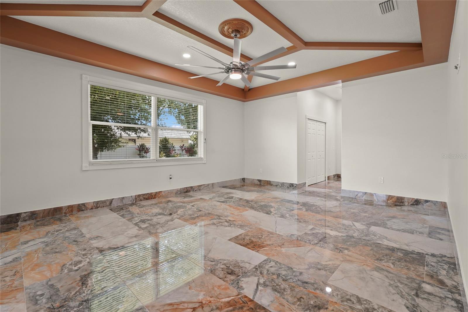 Image 28 of 83 For 5714 38th Avenue E