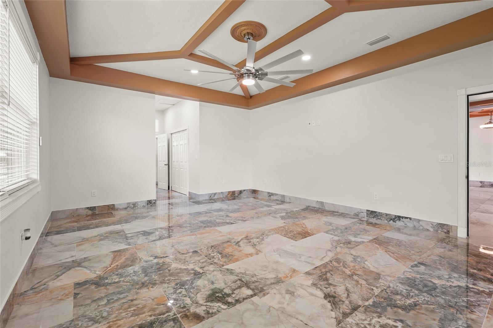Image 30 of 83 For 5714 38th Avenue E