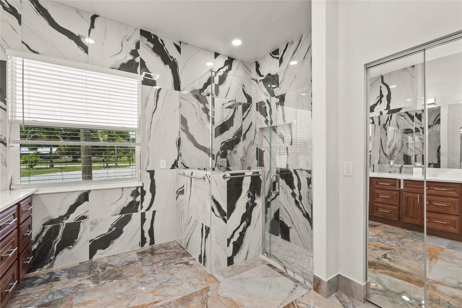 Image 32 of 83 For 5714 38th Avenue E