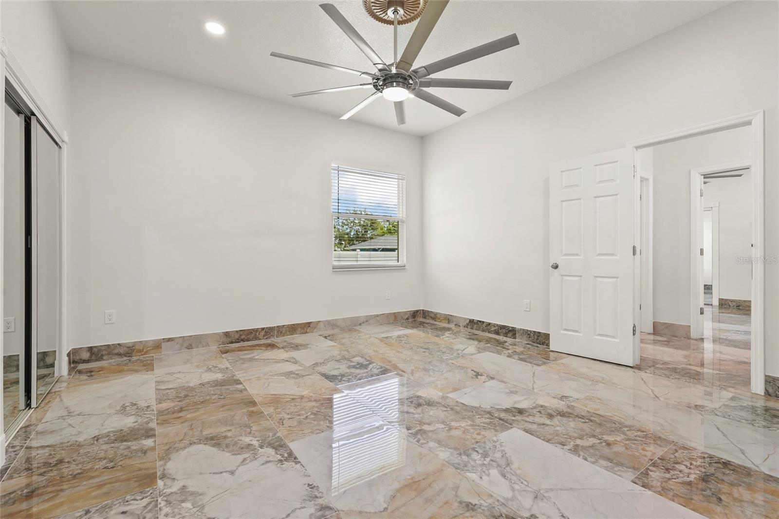 Image 35 of 83 For 5714 38th Avenue E