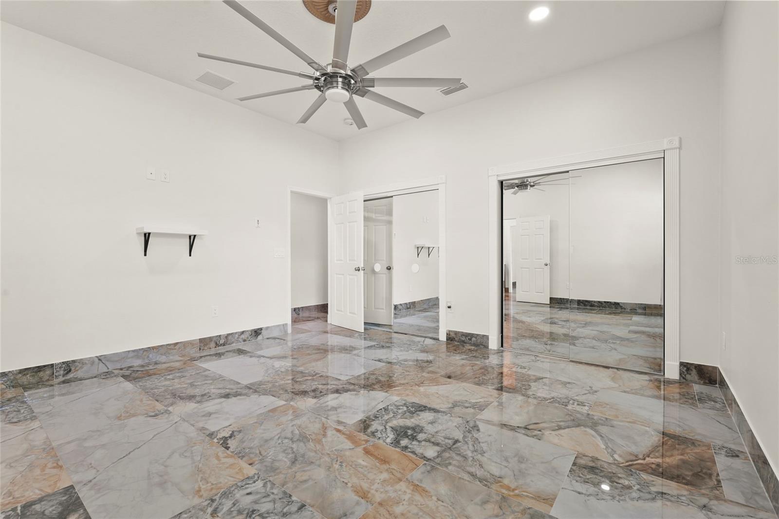 Image 36 of 83 For 5714 38th Avenue E