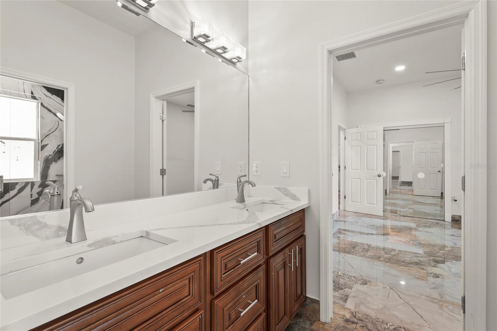 Image 38 of 83 For 5714 38th Avenue E