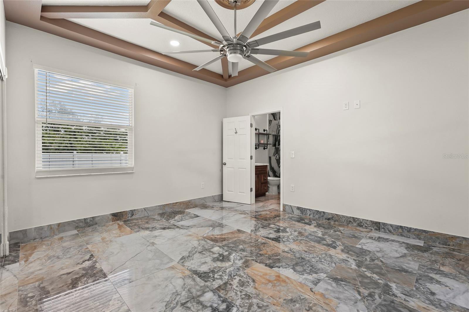 Image 42 of 83 For 5714 38th Avenue E