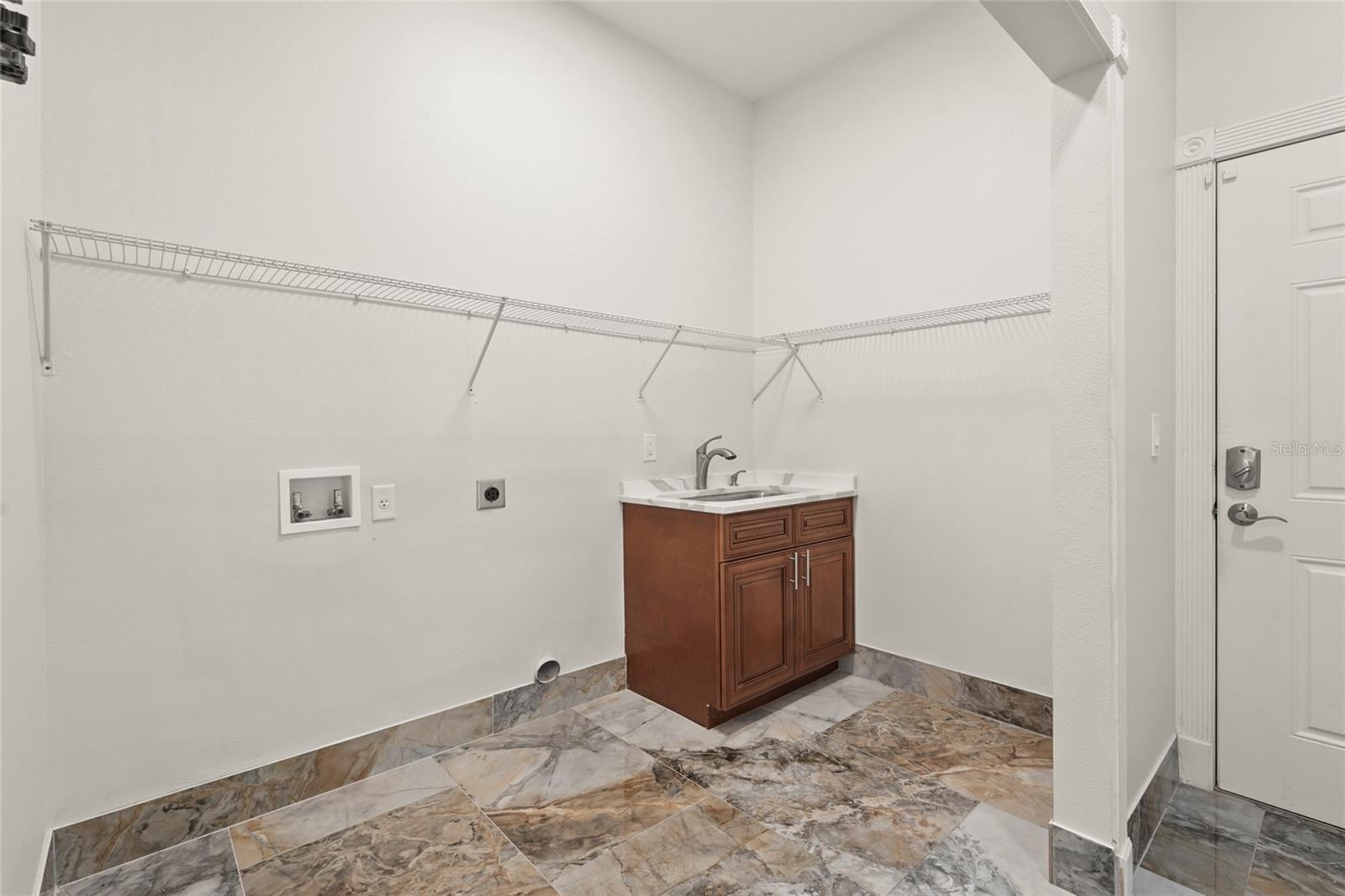 Image 48 of 83 For 5714 38th Avenue E