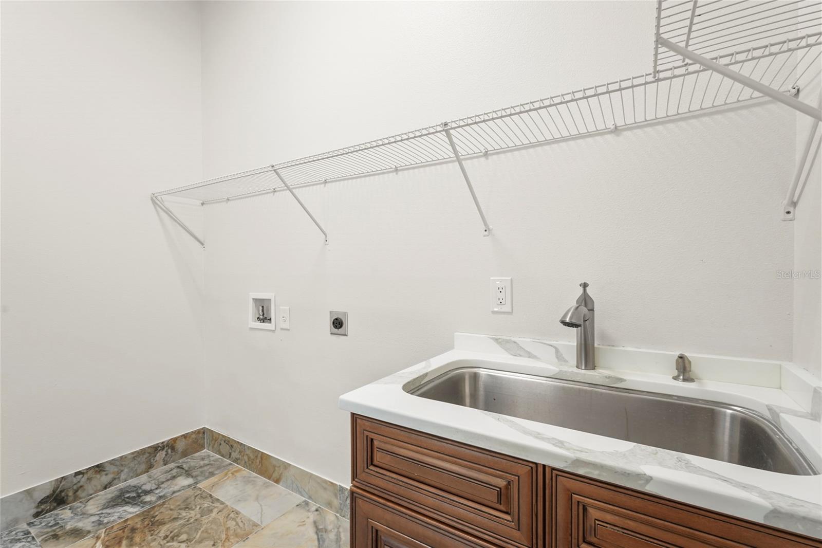 Image 49 of 83 For 5714 38th Avenue E