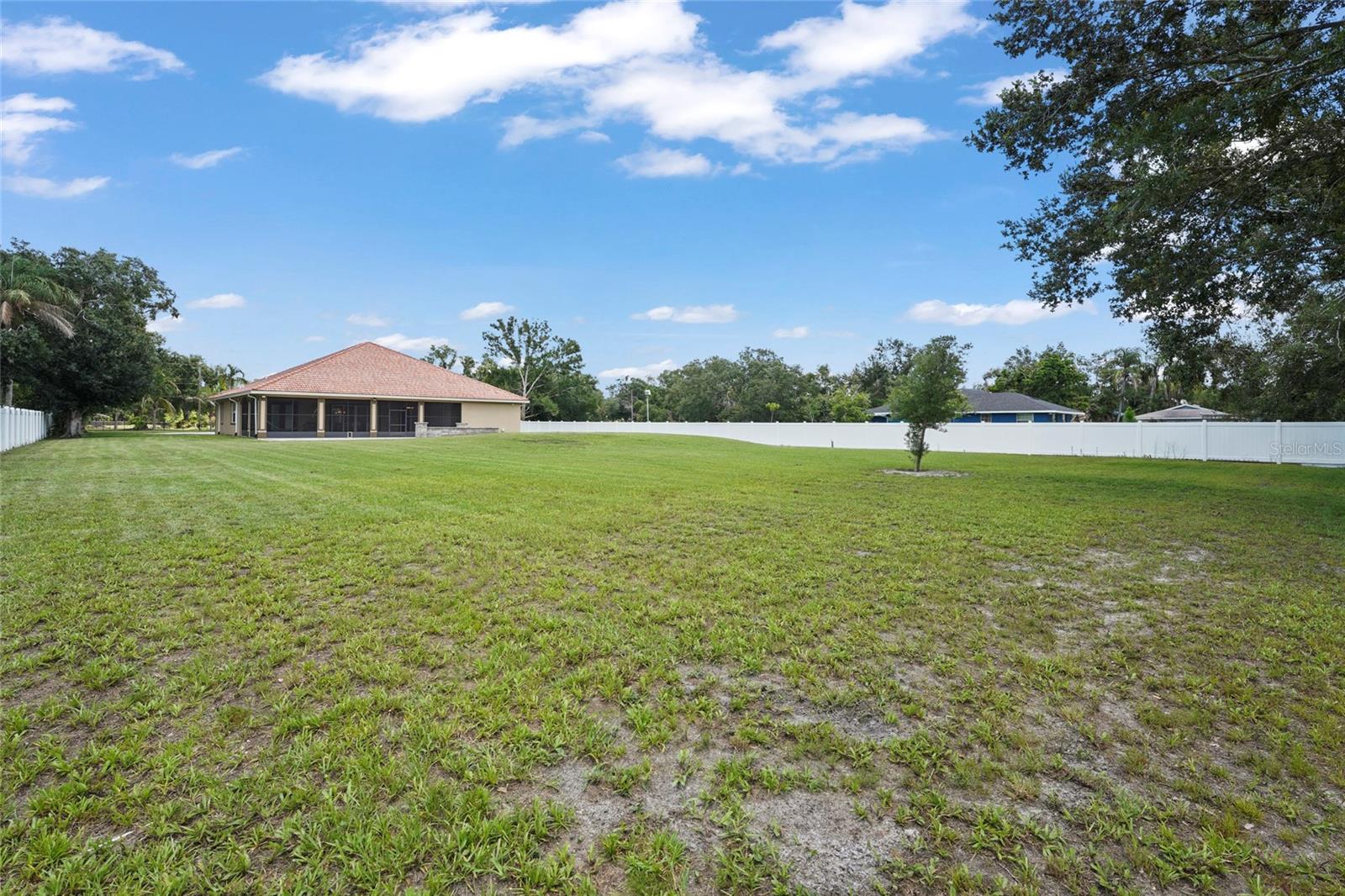 Image 62 of 83 For 5714 38th Avenue E