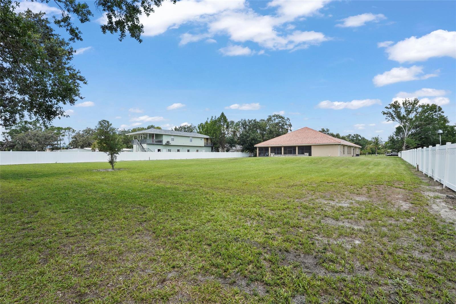 Image 63 of 83 For 5714 38th Avenue E