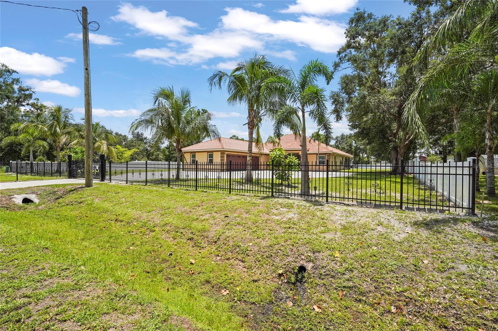 Image 70 of 83 For 5714 38th Avenue E