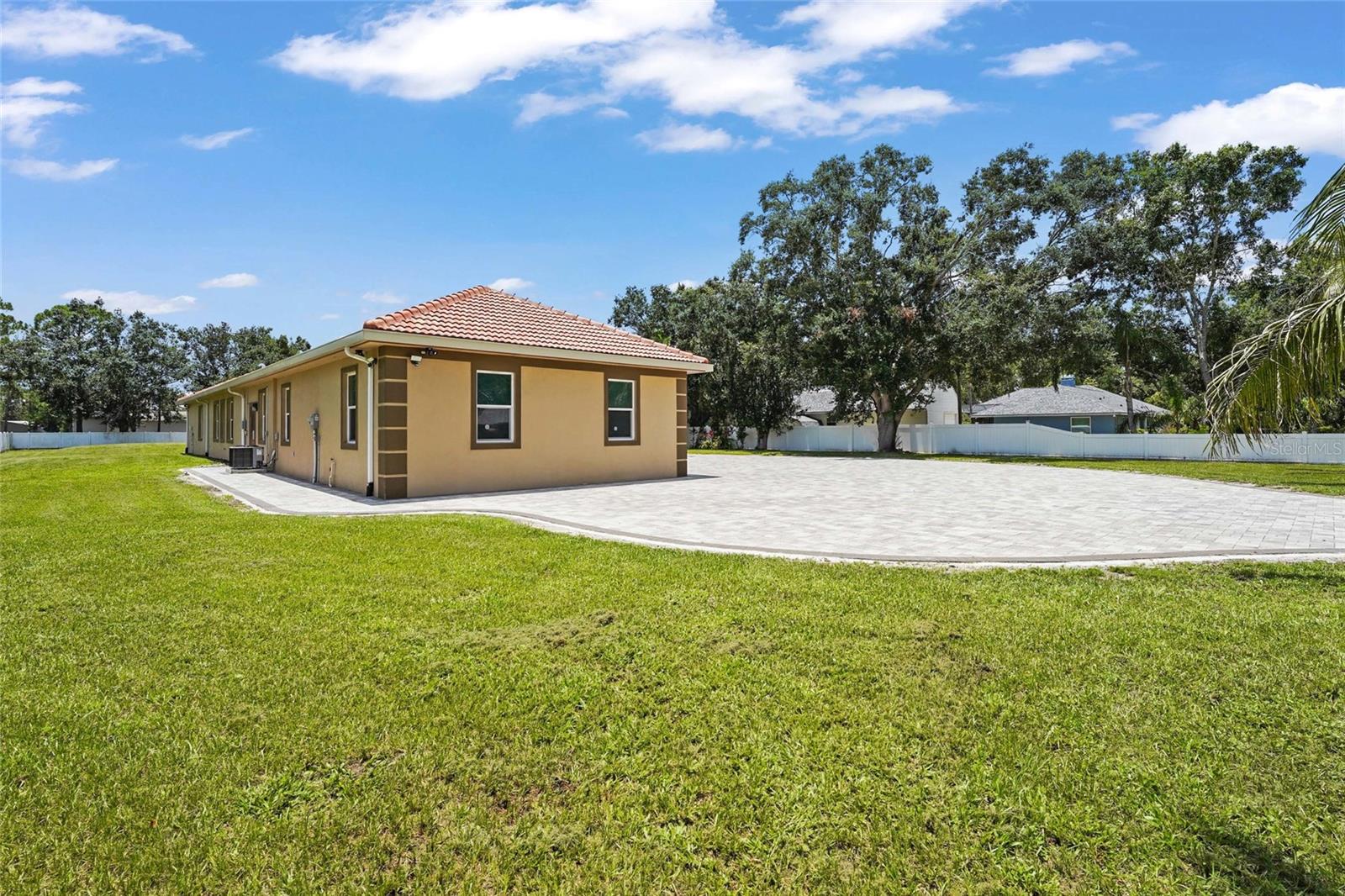Image 72 of 83 For 5714 38th Avenue E