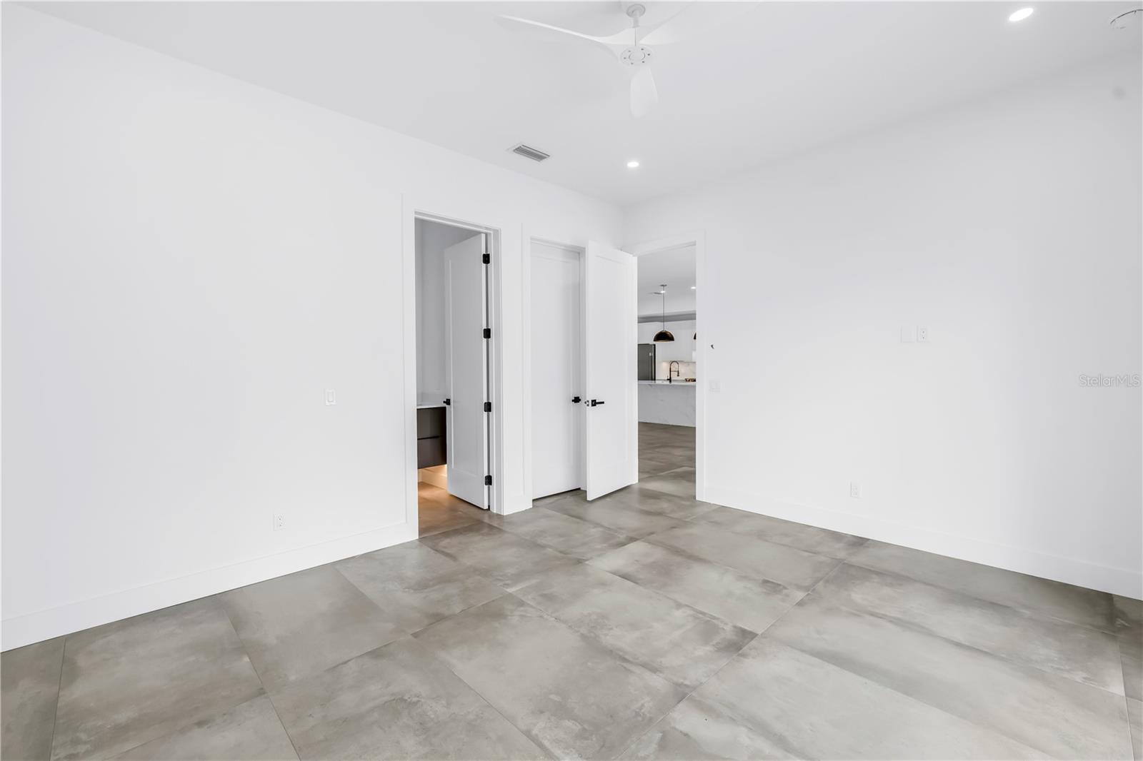 Image 17 of 63 For 2065 Goldenrod Street