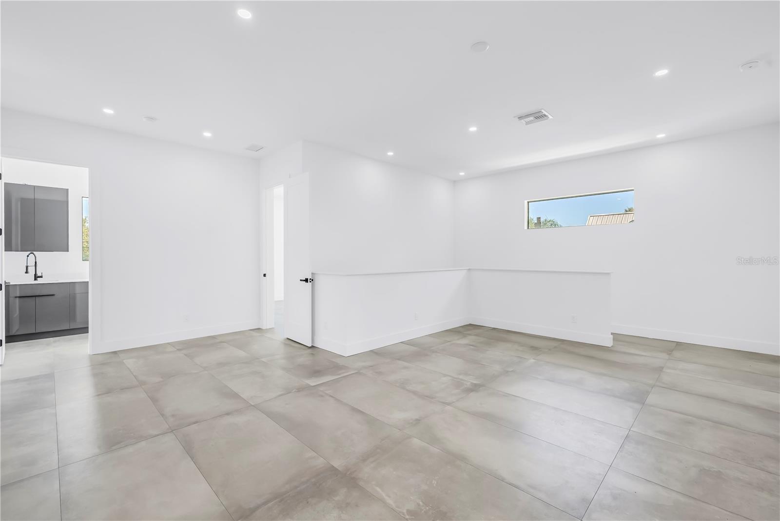 Image 23 of 63 For 2065 Goldenrod Street
