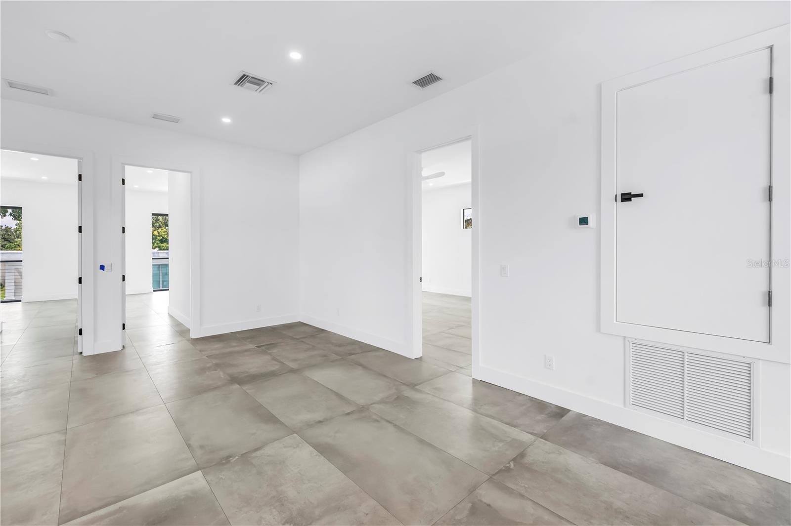 Image 32 of 63 For 2065 Goldenrod Street