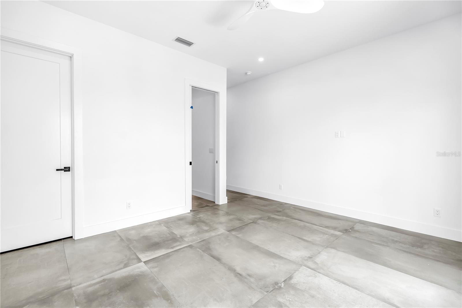 Image 33 of 63 For 2065 Goldenrod Street