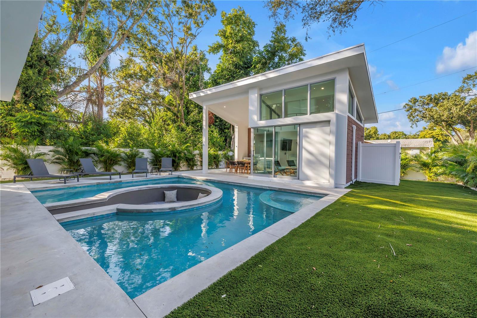 Image 72 of 91 For 2065 Goldenrod Street