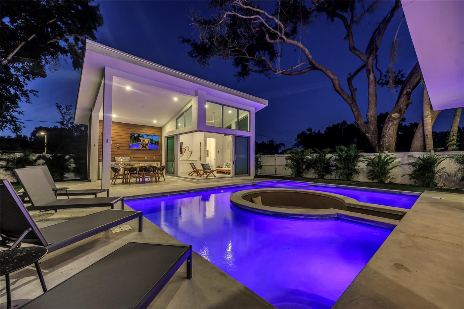 Image 79 of 91 For 2065 Goldenrod Street