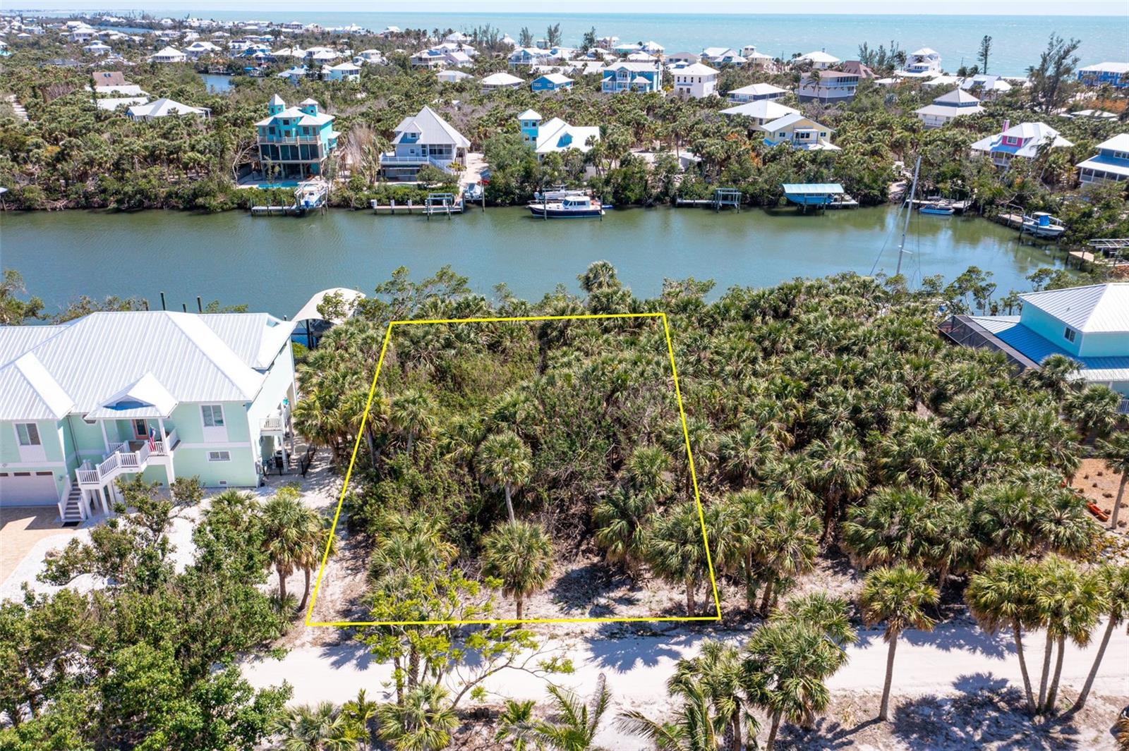 Image 2 of 4 For 72 Palm Drive