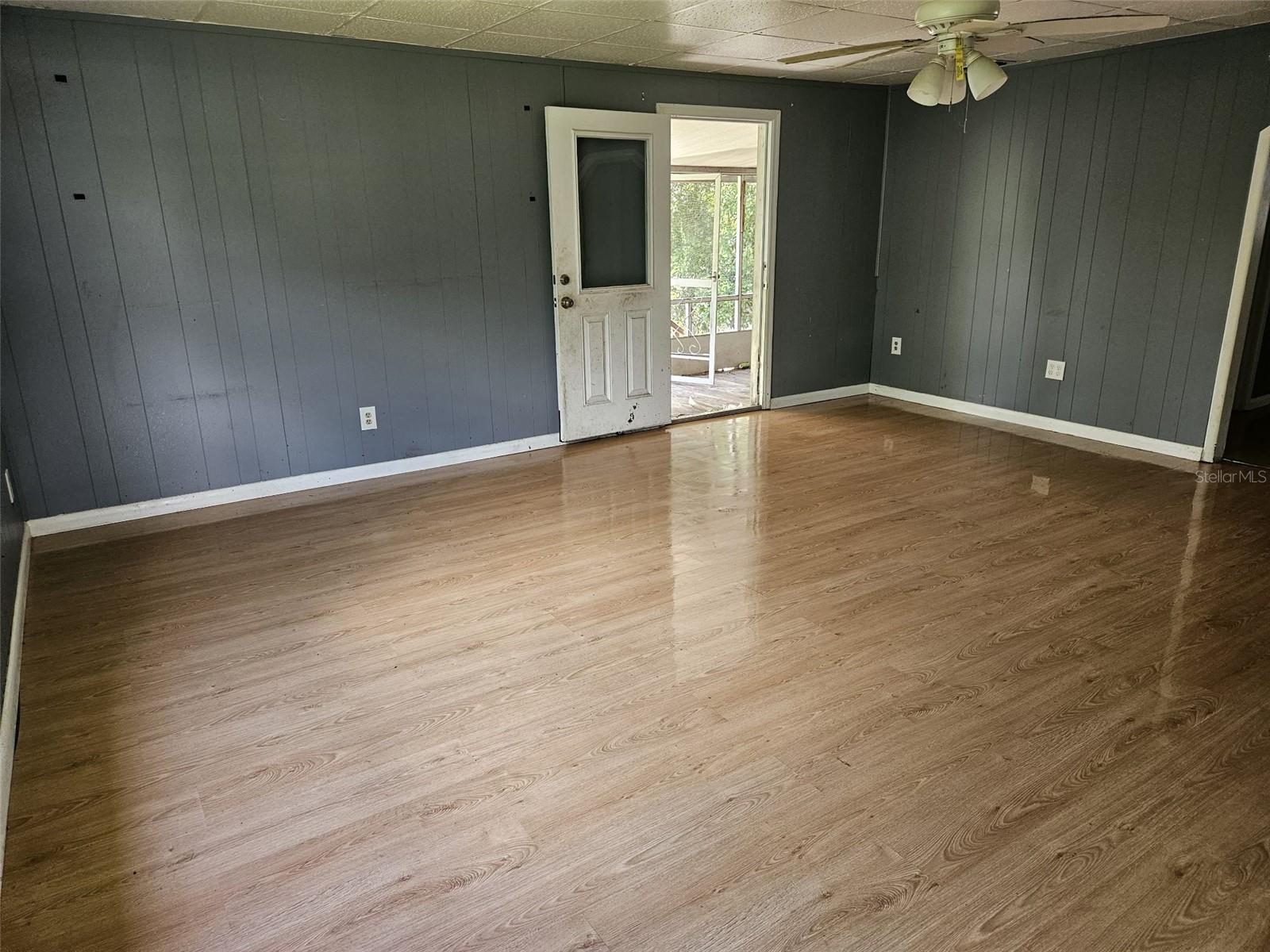 Image 4 of 6 For 204 Davidson Avenue
