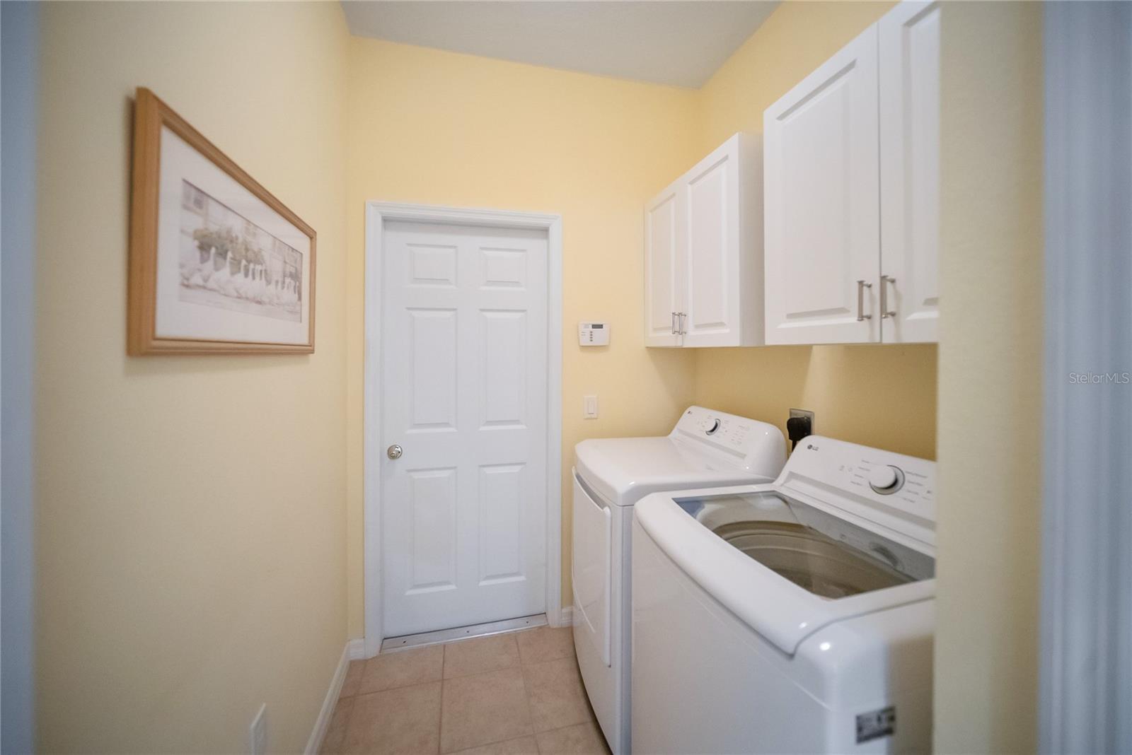 Image 31 of 59 For 29687 Niagara Court