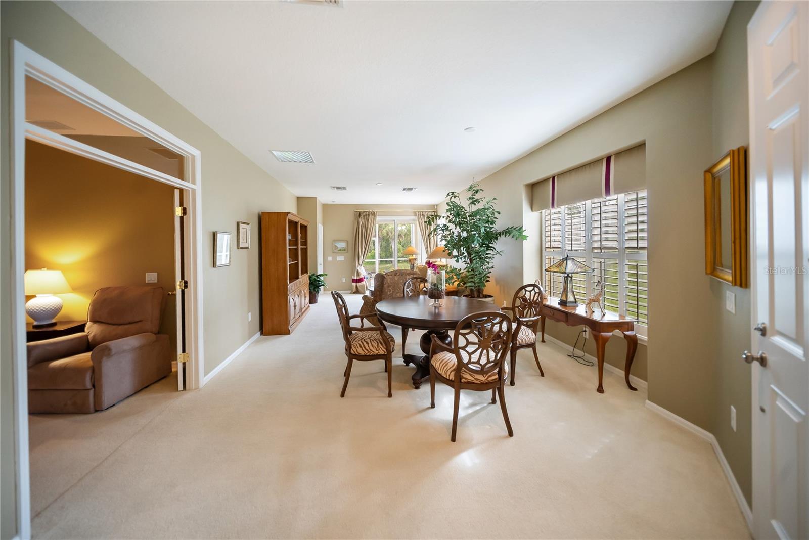 Image 53 of 59 For 29687 Niagara Court