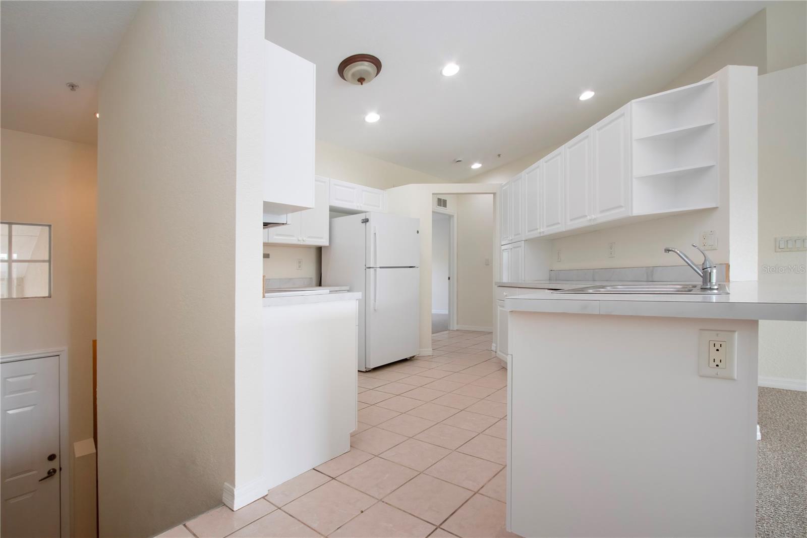 Image 15 of 41 For 7117 Strand Circle 201