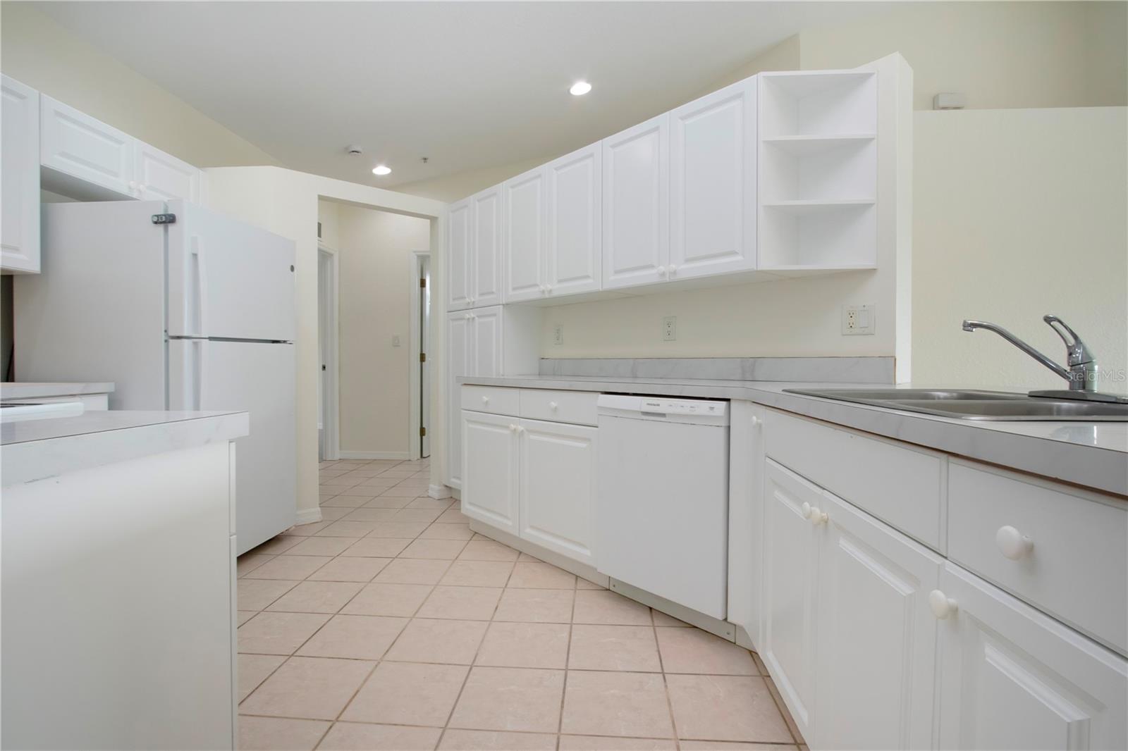 Image 16 of 41 For 7117 Strand Circle 201