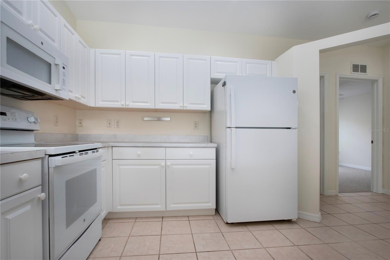 Image 17 of 41 For 7117 Strand Circle 201