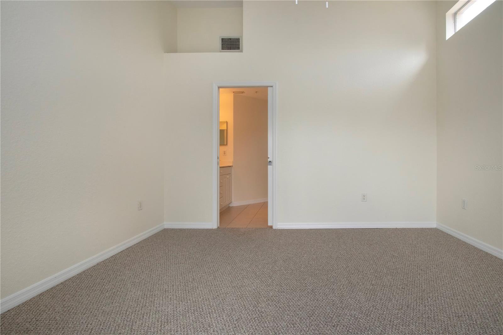 Image 23 of 41 For 7117 Strand Circle 201
