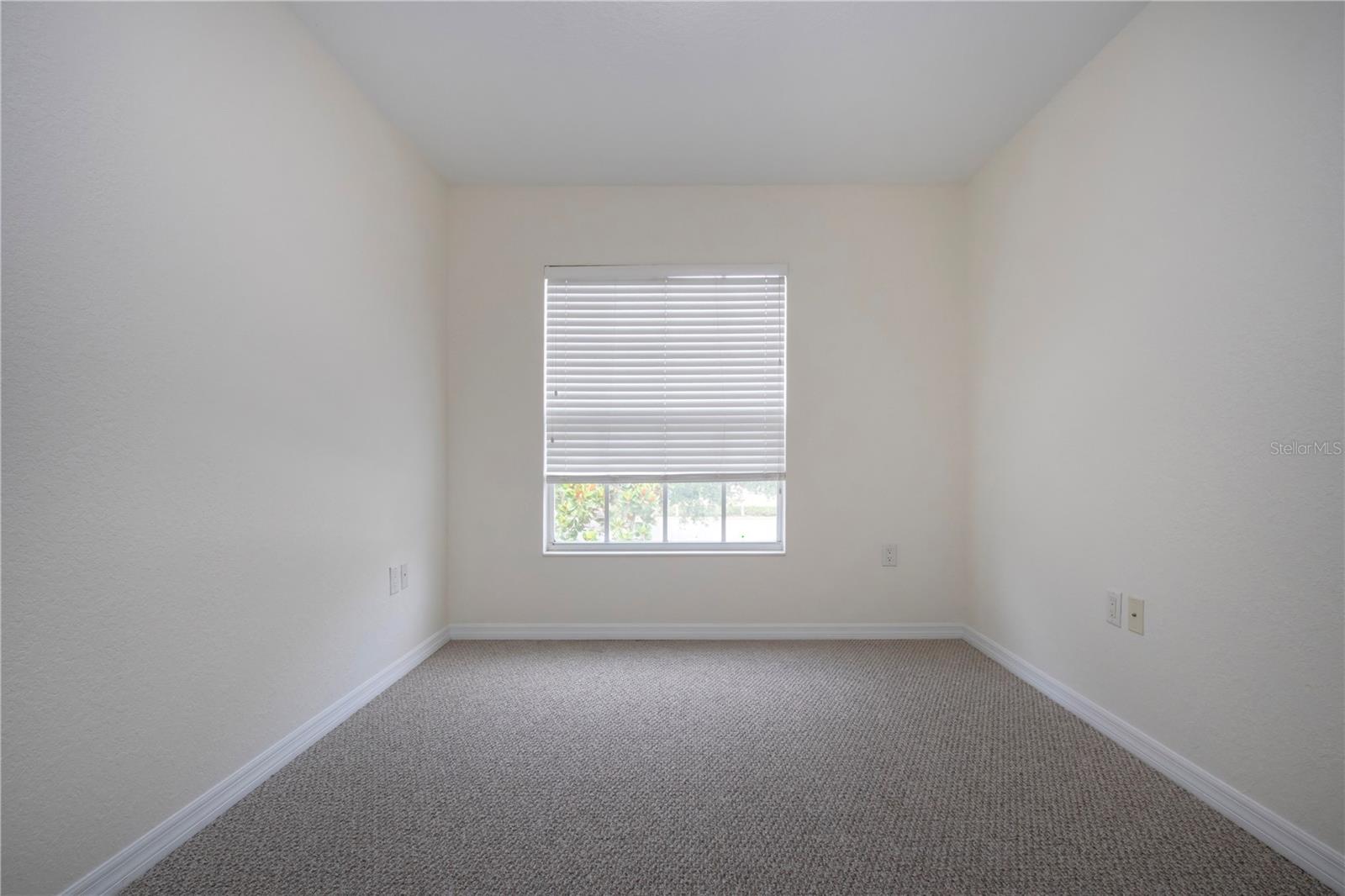 Image 32 of 41 For 7117 Strand Circle 201