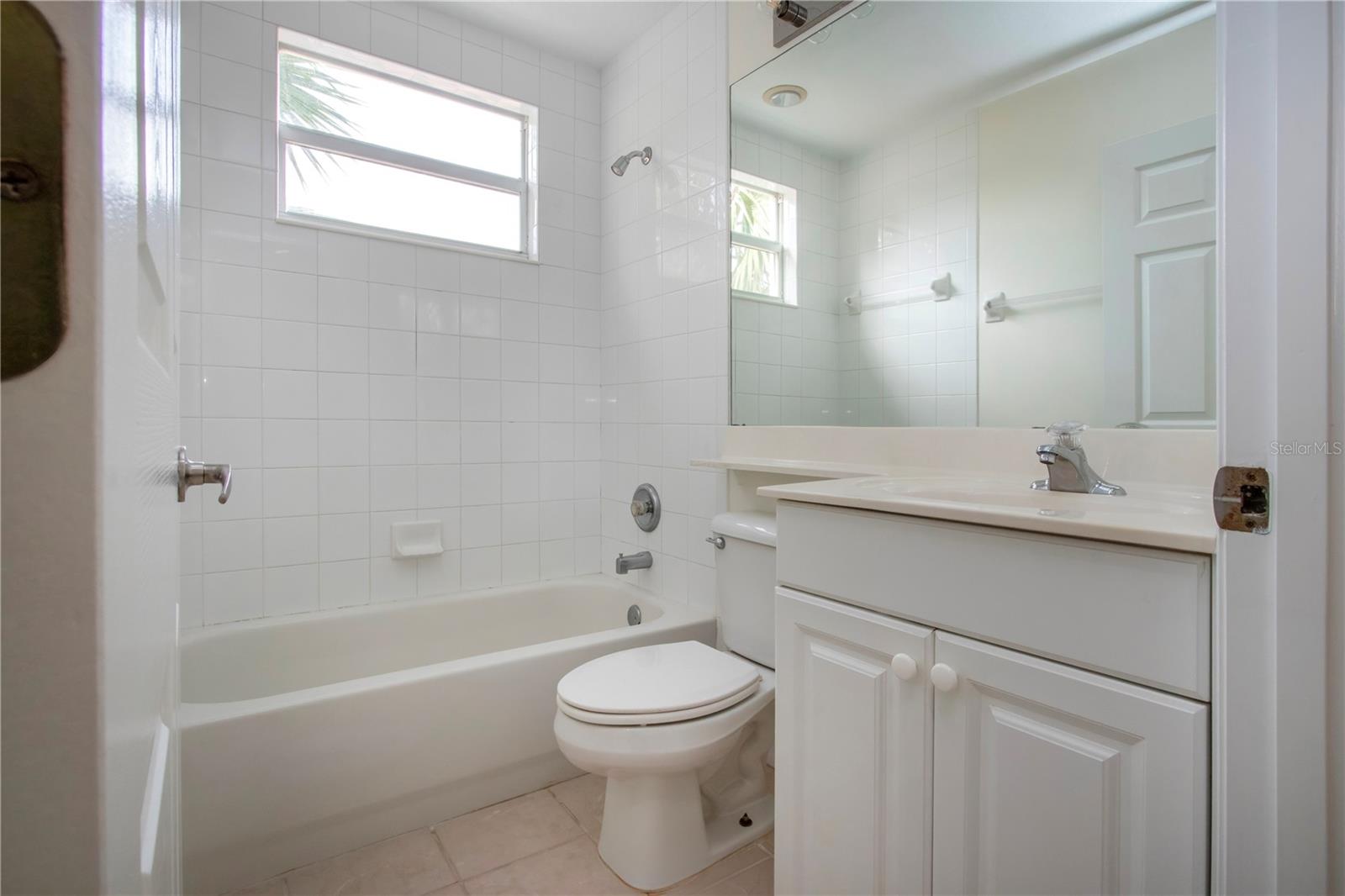 Image 34 of 41 For 7117 Strand Circle 201
