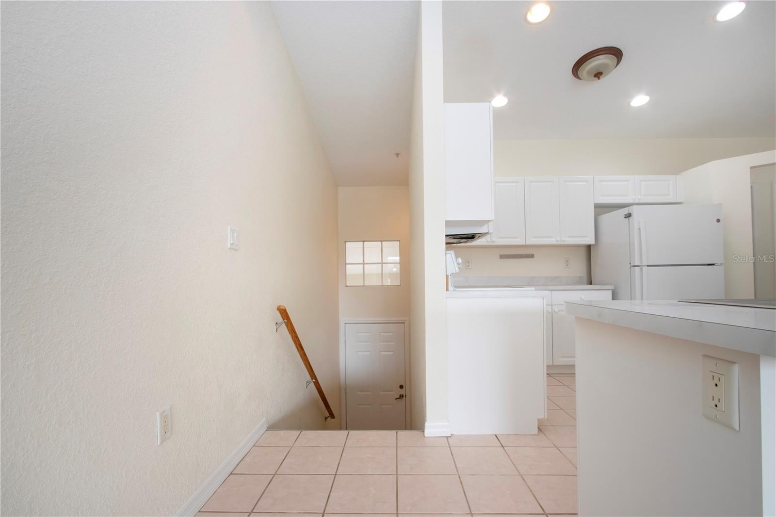 Image 5 of 41 For 7117 Strand Circle 201