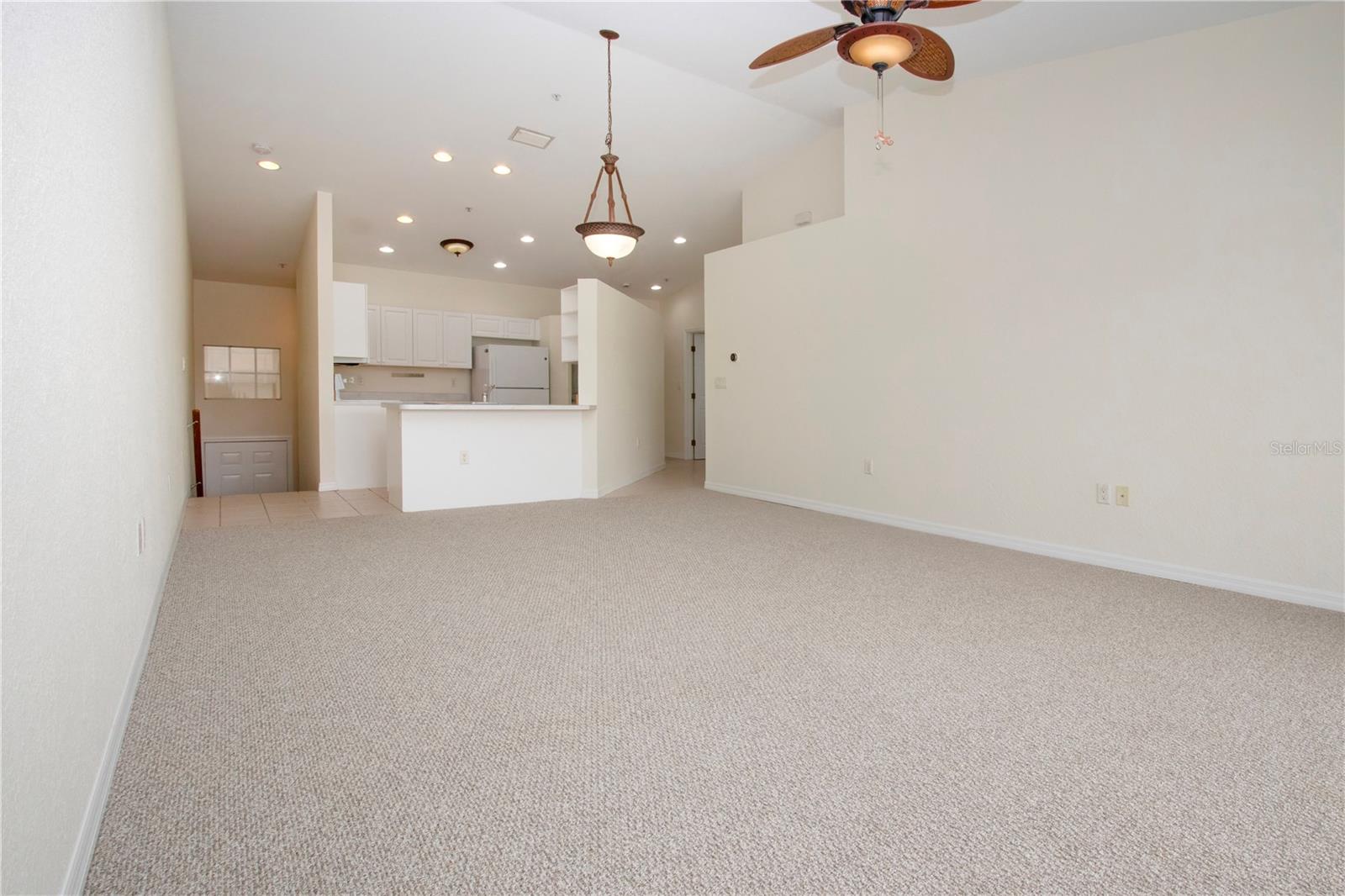 Image 7 of 41 For 7117 Strand Circle 201