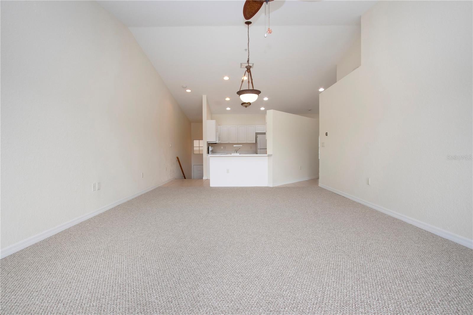 Image 8 of 41 For 7117 Strand Circle 201