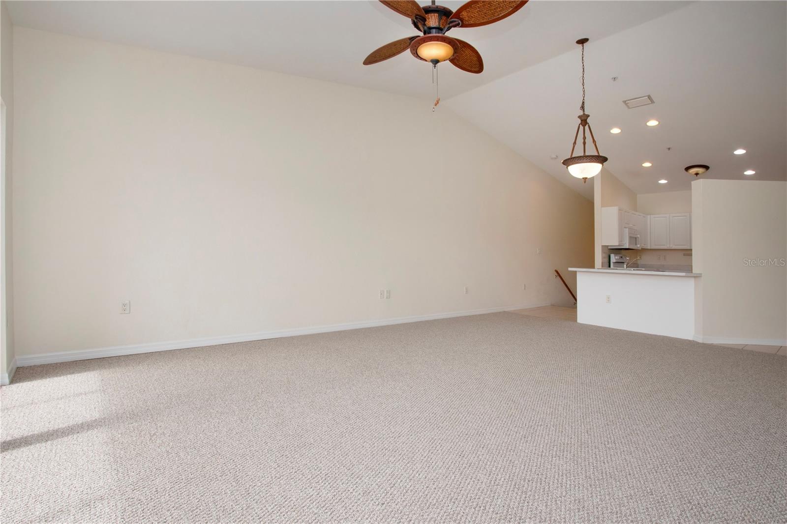 Image 9 of 41 For 7117 Strand Circle 201