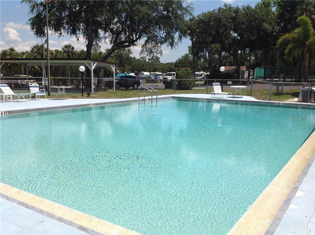 Listing photo id 52 for 3333 26th Avenue E 1145