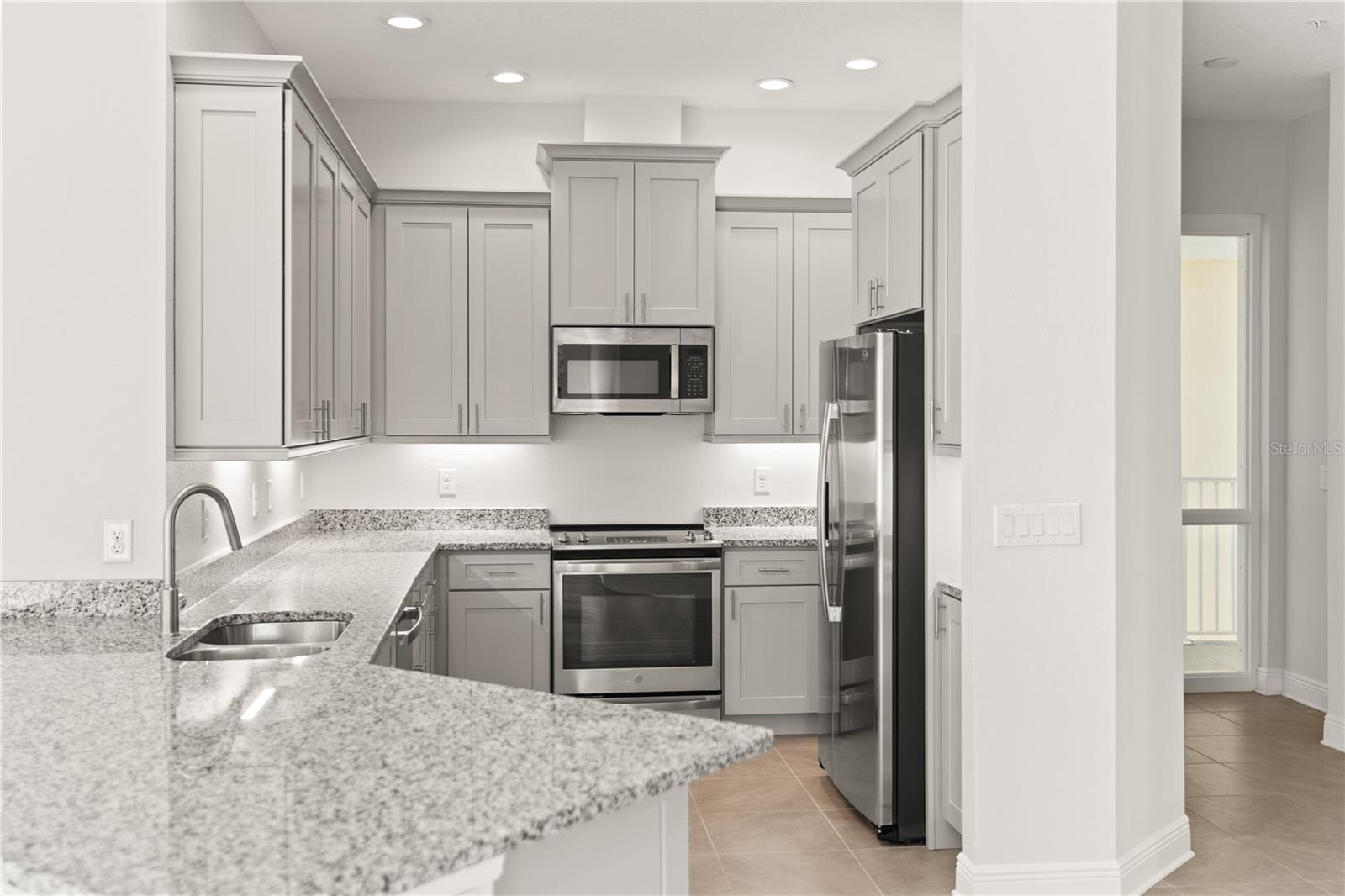 Image 5 of 69 For 7611 34th Avenue W 301