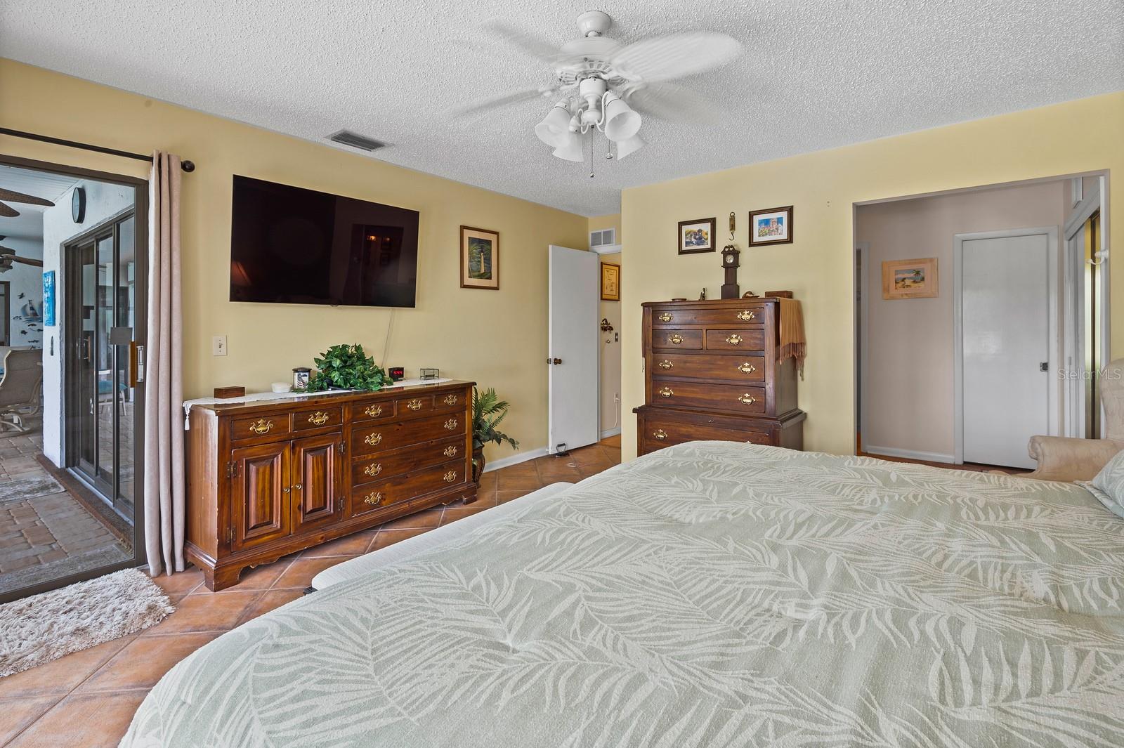Image 10 of 40 For 8703 53rd Avenue W