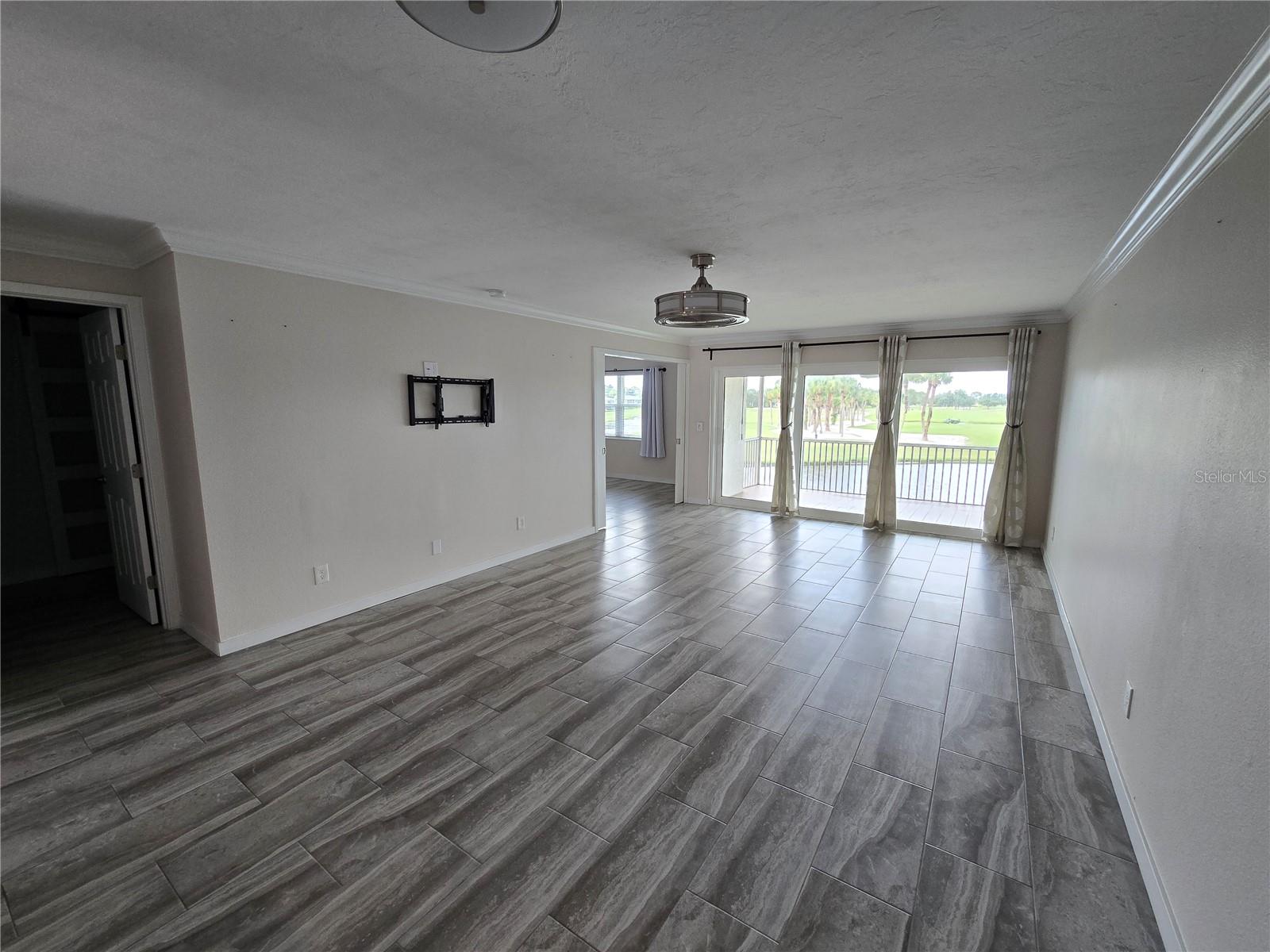 Image 14 of 29 For 6999 Country Club Drive N 224