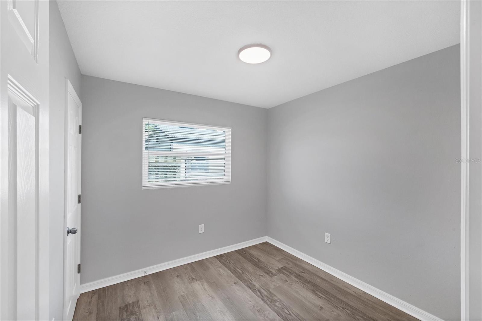 Image 10 of 19 For 3327 King Boulevard