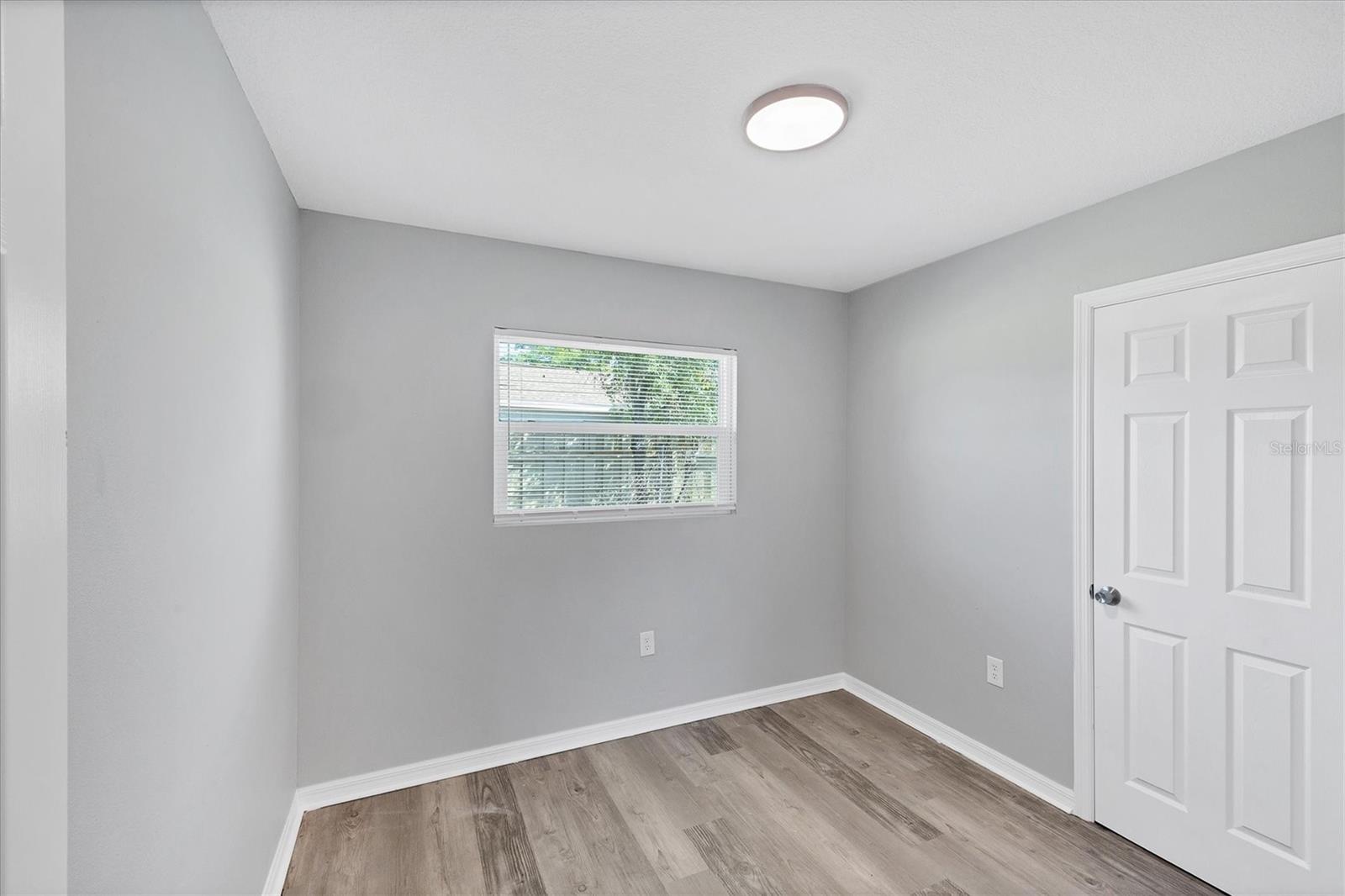 Image 11 of 19 For 3327 King Boulevard