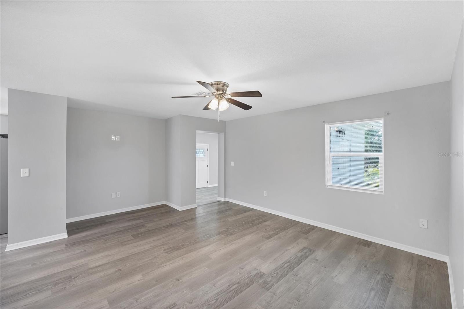 Image 6 of 19 For 3327 King Boulevard
