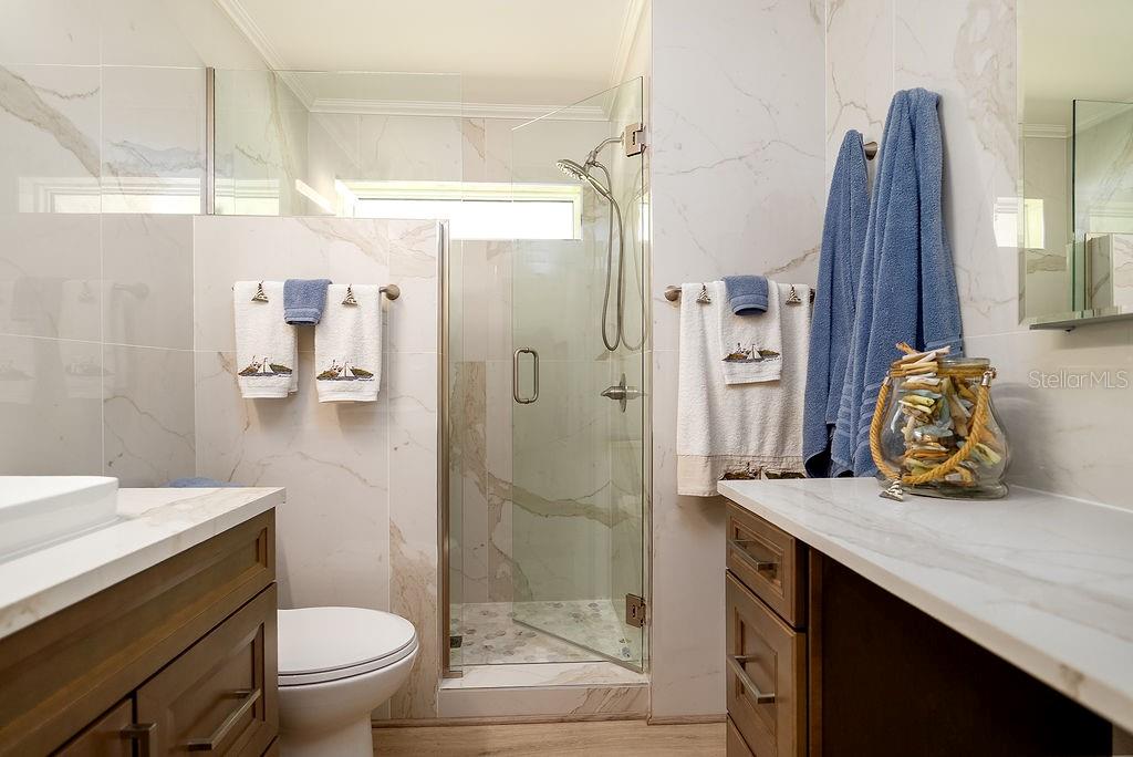 Image 18 of 37 For 1801 Gulf Drive N 276