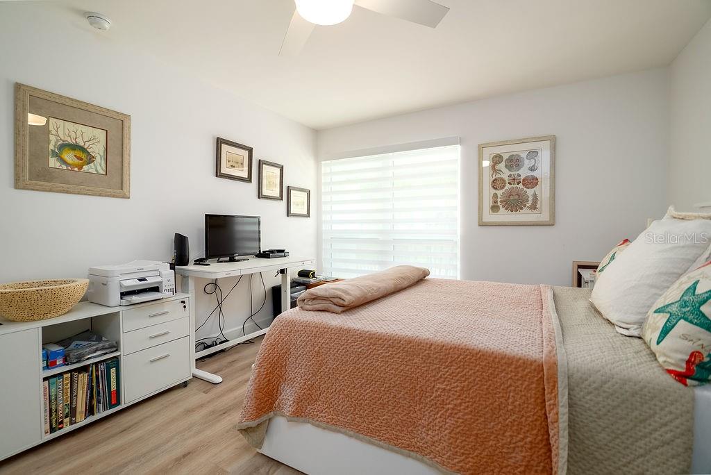 Image 23 of 37 For 1801 Gulf Drive N 276