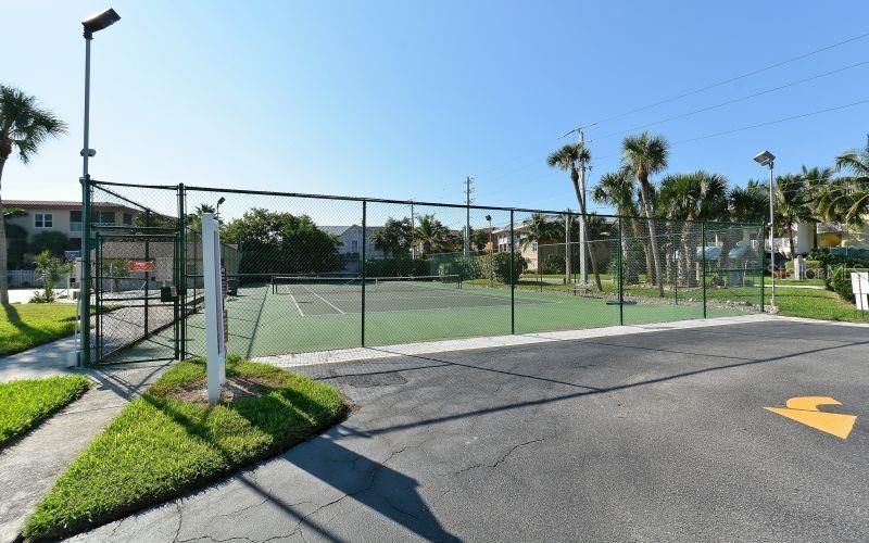 Image 35 of 37 For 1801 Gulf Drive N 276