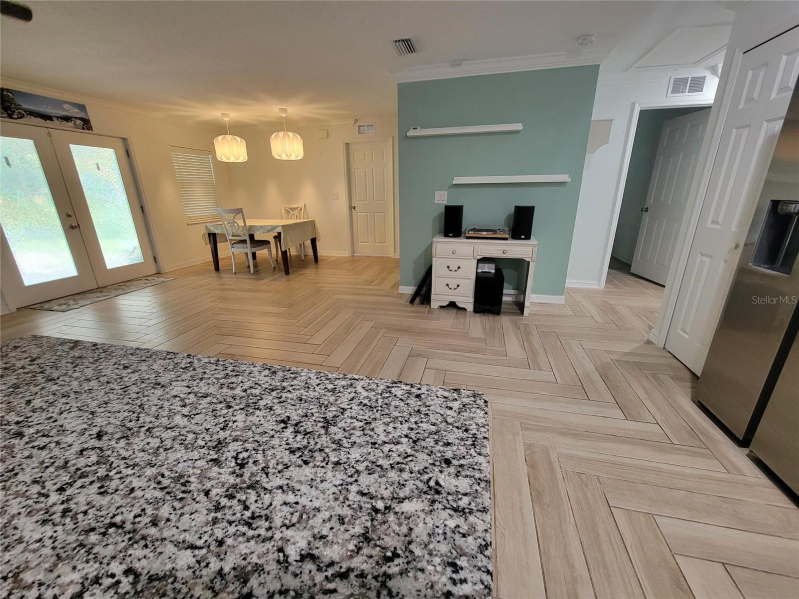 Image 10 of 36 For 328 20th Street W