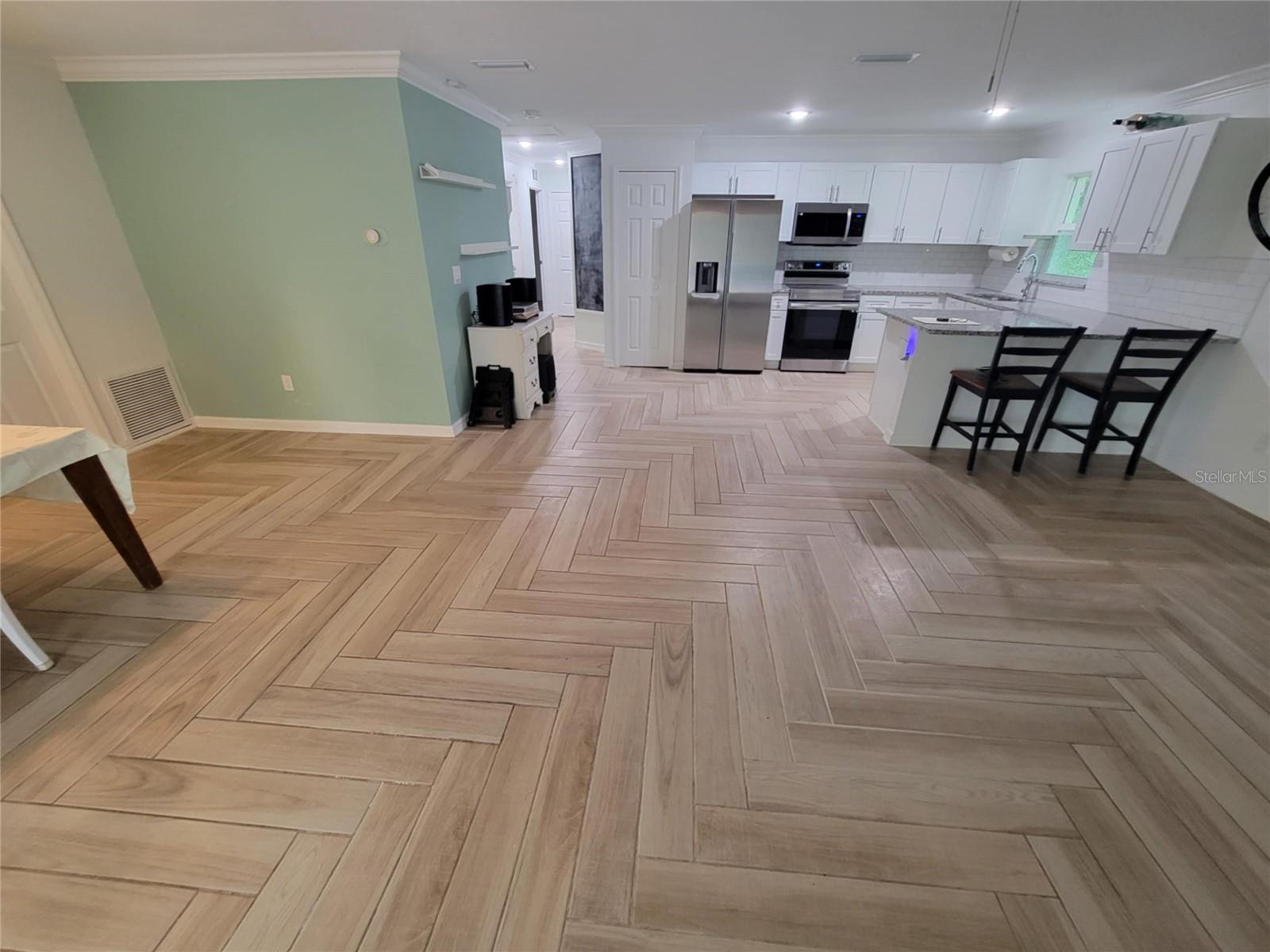 Image 13 of 36 For 328 20th Street W