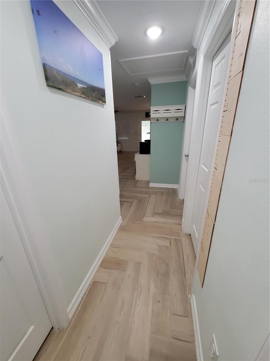 Image 18 of 36 For 328 20th Street W