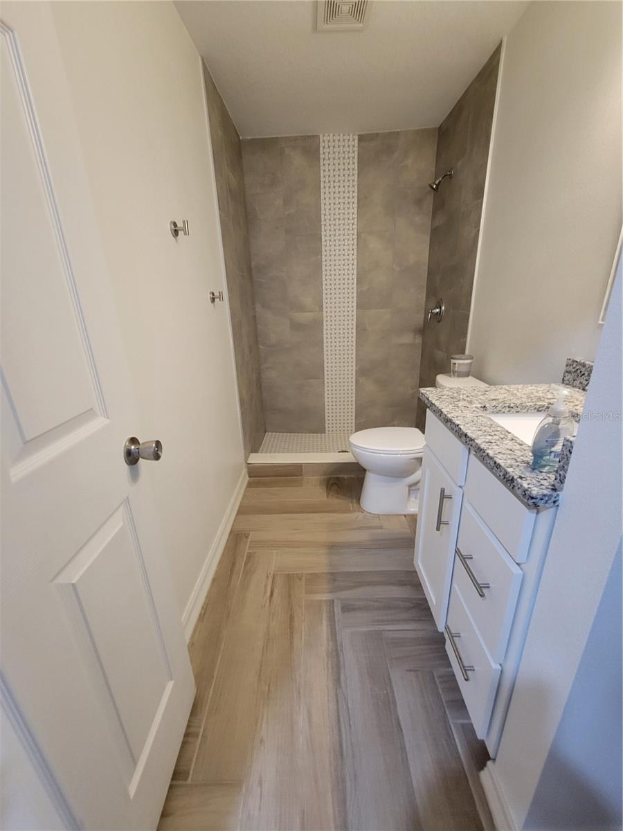 Image 29 of 36 For 328 20th Street W