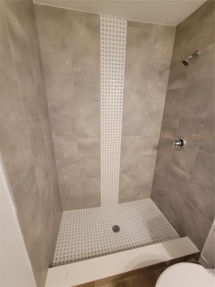 Image 31 of 36 For 328 20th Street W