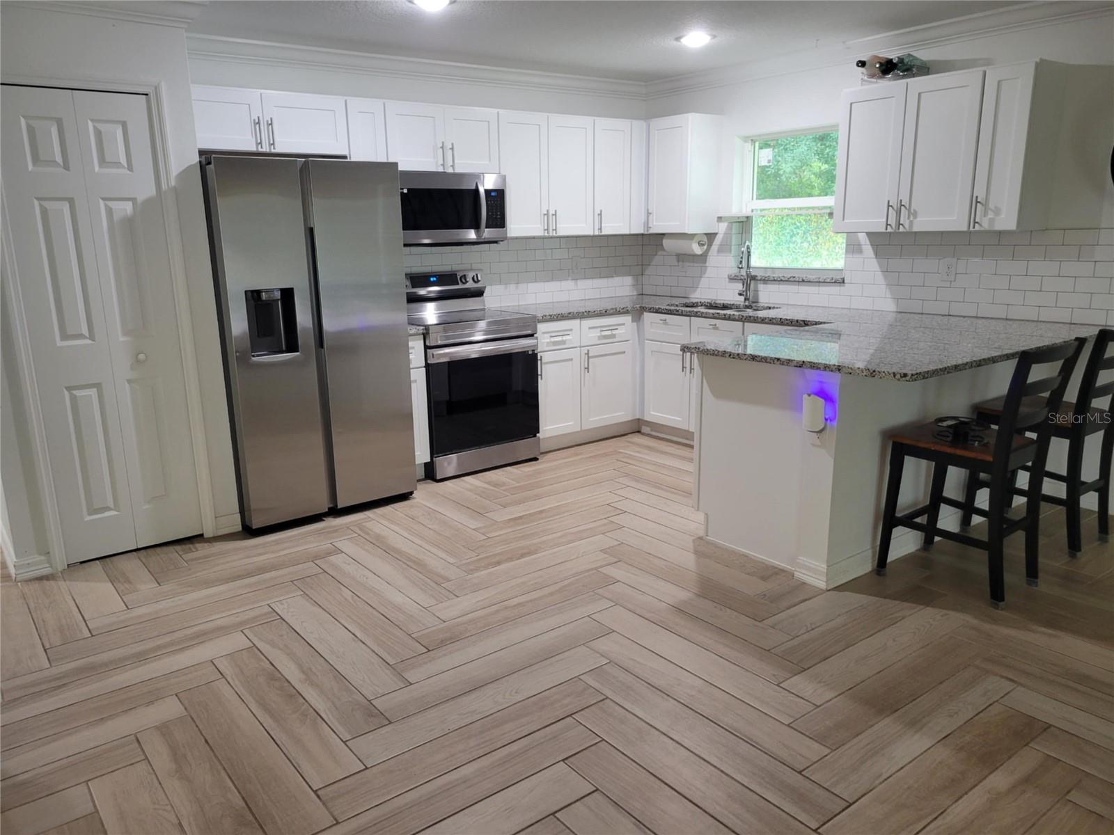 Image 5 of 36 For 328 20th Street W