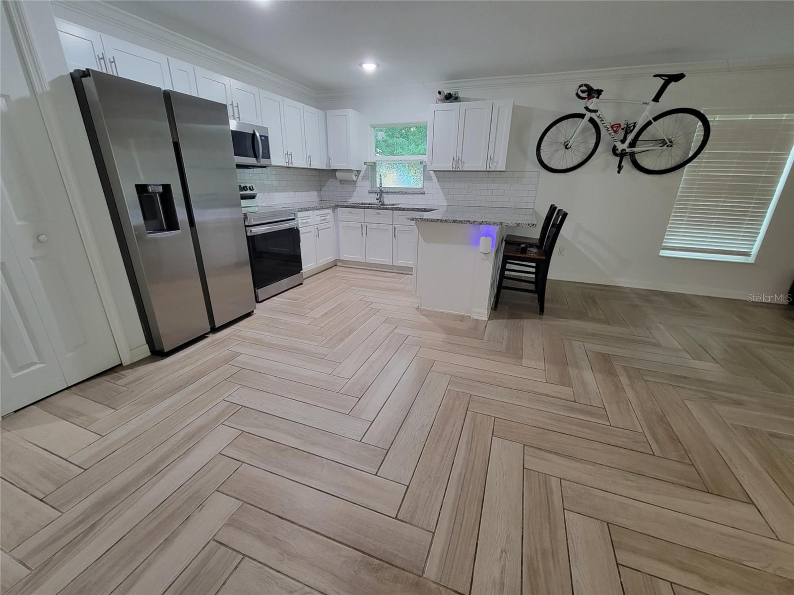 Image 6 of 36 For 328 20th Street W
